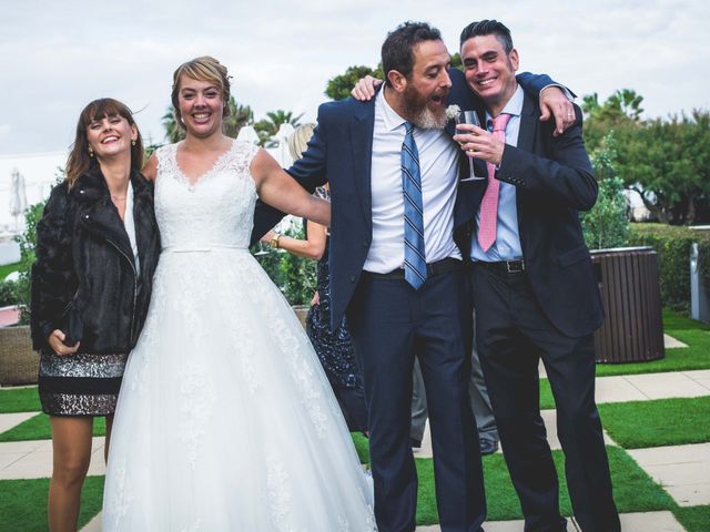 La boda de Guille y Estefi en Valencia, Valencia 44