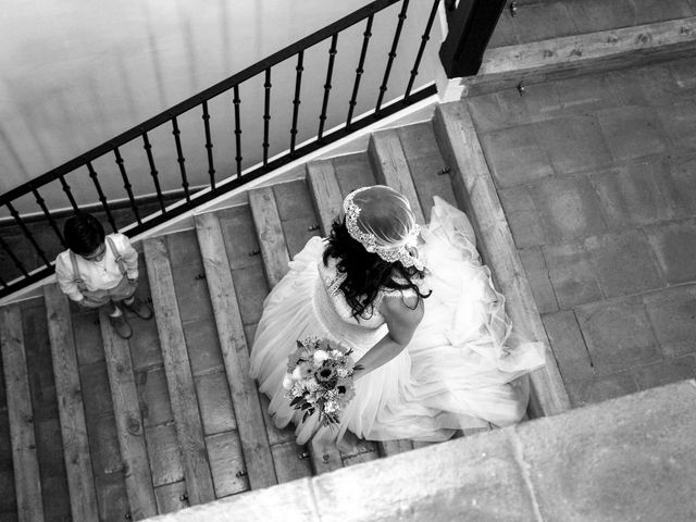 La boda de Jean Pierre y Rosalía en Chinchon, Madrid 20