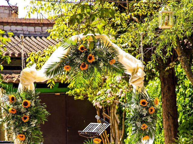 La boda de Jean Pierre y Rosalía en Chinchon, Madrid 32