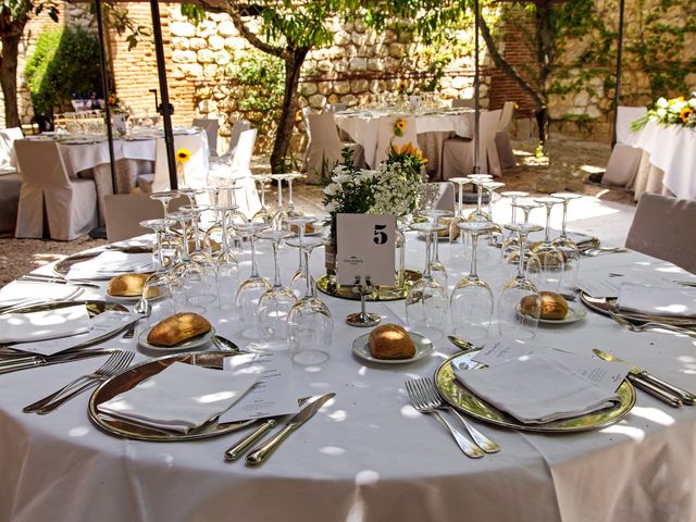 La boda de Jean Pierre y Rosalía en Chinchon, Madrid 64