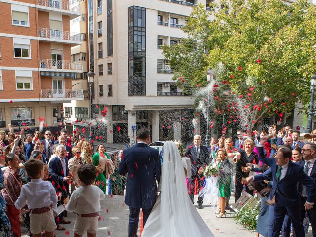 La boda de Lorena y Juan Manuel en Albacete, Albacete 27