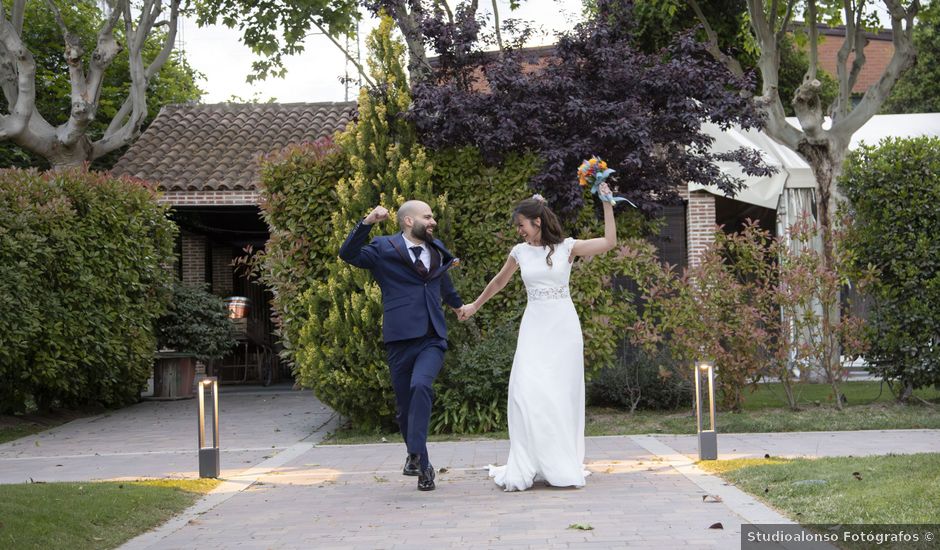 La boda de José y Beatriz en Leganés, Madrid