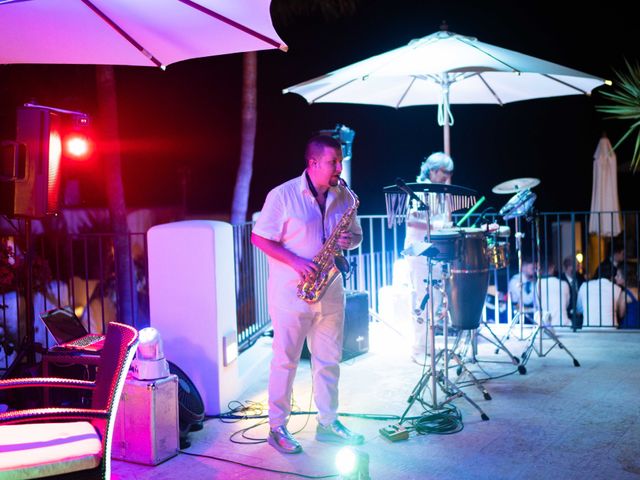 La boda de David y Laura en Santa Eularia Des Riu, Islas Baleares 33