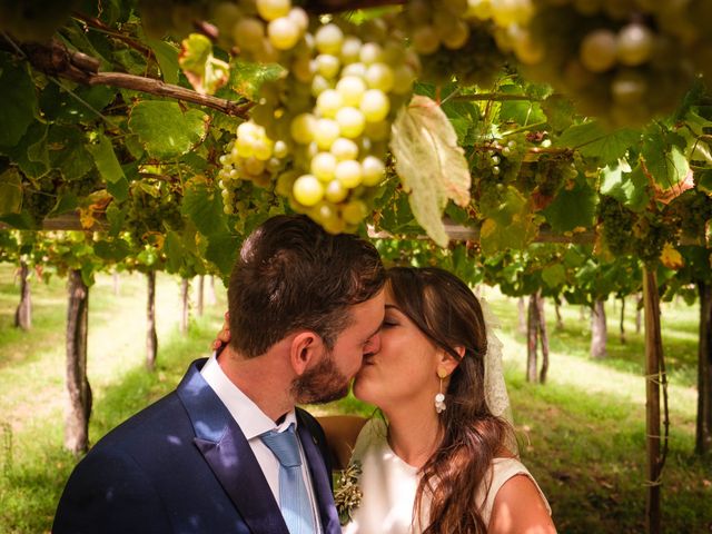 La boda de Pablo y Lorena en Vilanova De Arousa, Pontevedra 29