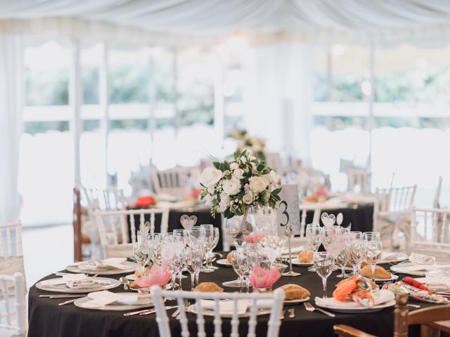 La boda de Alberto y Natalia en Palau De Plegamans, Barcelona 28