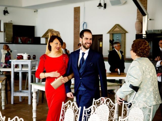 La boda de Juan Jose y Miriam en Villafranca De Los Barros, Badajoz 15