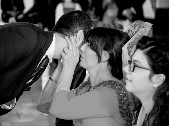 La boda de Juan Jose y Miriam en Villafranca De Los Barros, Badajoz 19