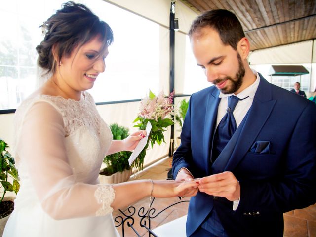 La boda de Juan Jose y Miriam en Villafranca De Los Barros, Badajoz 20