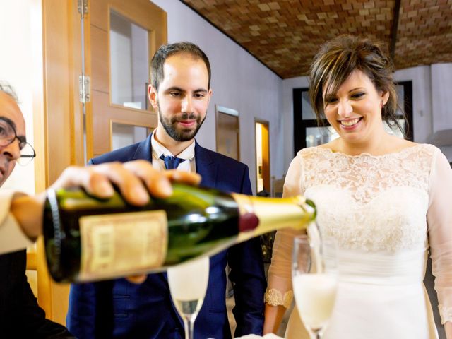 La boda de Juan Jose y Miriam en Villafranca De Los Barros, Badajoz 29