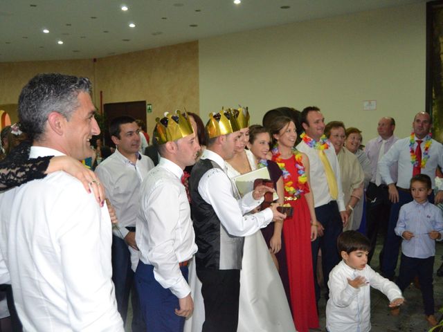 La boda de Antonio y Mª Angeles en Montalban De Cordoba, Córdoba 18