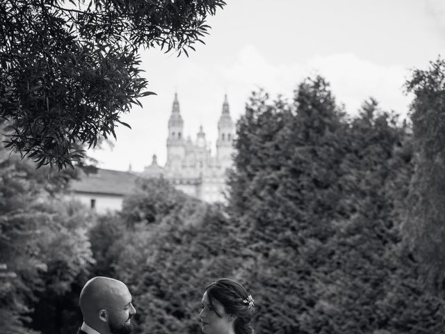 La boda de Adrián y Marianna en Santiago De Compostela, A Coruña 27