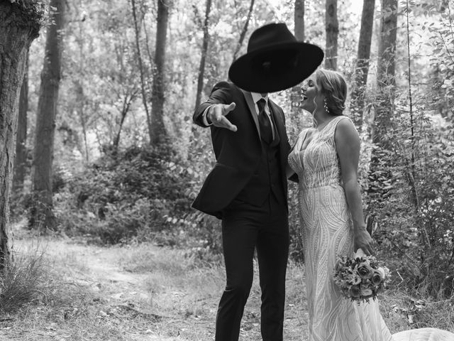 La boda de Jota y Ana en Torrecaballeros, Segovia 1