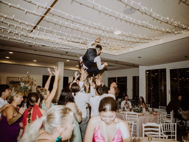 La boda de Cristian y Karen en Sant Vicenç De Montalt, Barcelona 156