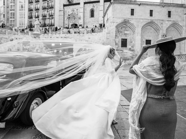 La boda de Juan y Clara  en Burgos, Burgos 1