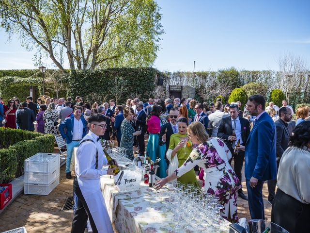 La boda de MARIBEL y ALFONSO en La Gineta, Albacete 32