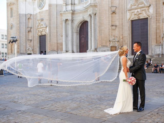 La boda de Rafael y Laura en San Fernando, Cádiz 10