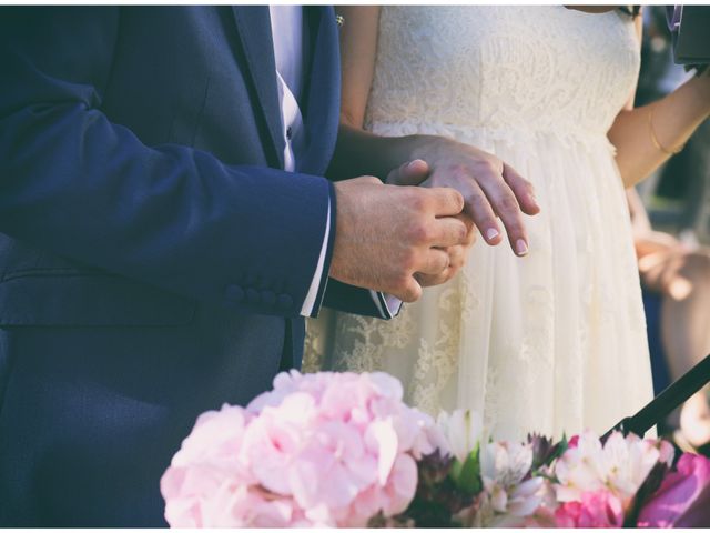 La boda de Pablo y Carlota en A Coruña, A Coruña 33