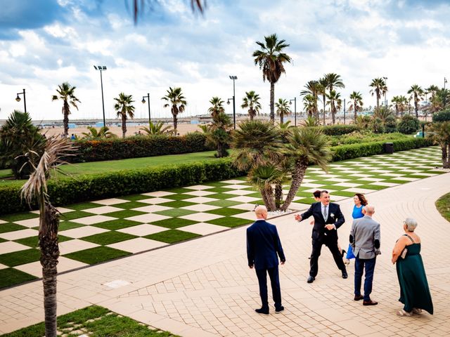 La boda de Manuel y Pilar en Valencia, Valencia 112