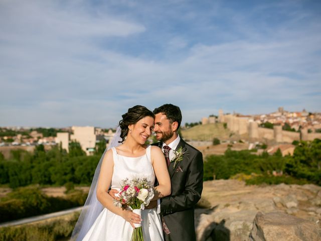 La boda de Joaquín y Lorena en Villatoro, Ávila 2