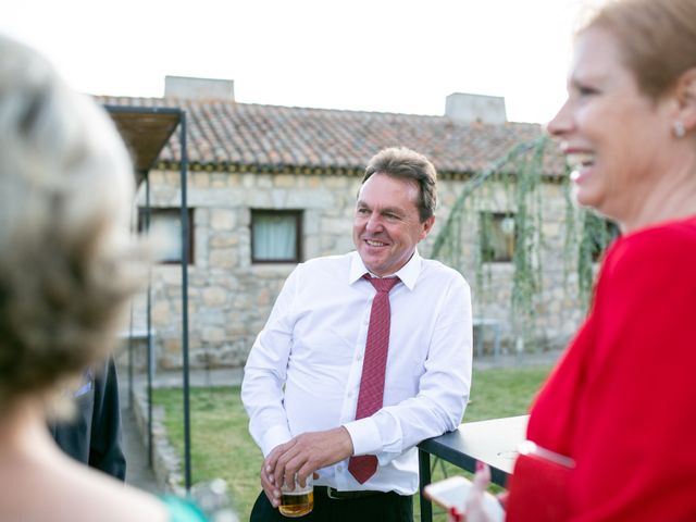 La boda de Joaquín y Lorena en Villatoro, Ávila 94