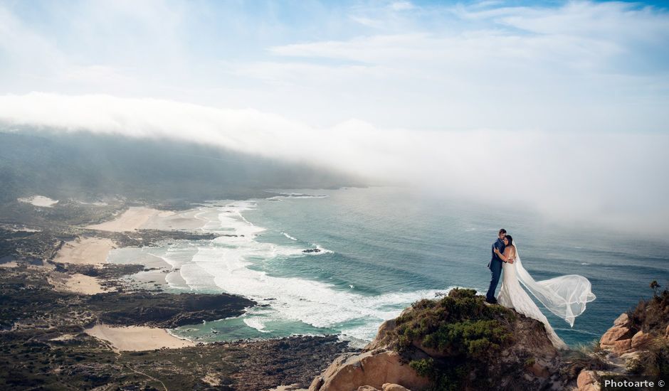 La boda de Alberto y Lucia en Oleiros, A Coruña