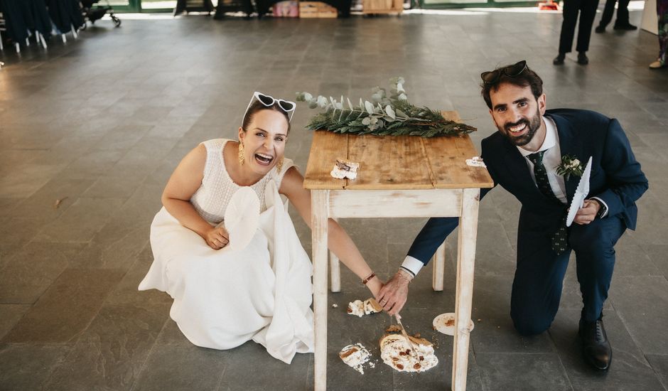 La boda de Edu y Olaia  en Arteixo, A Coruña