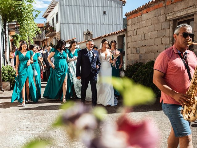 La boda de David y Seyla en Cañamero, Cáceres 22