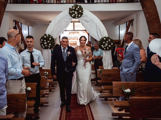 La boda de David y Seyla en Cañamero, Cáceres 30