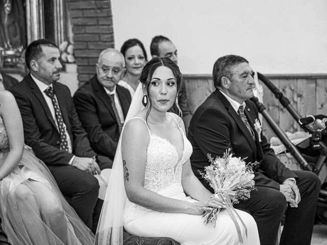 La boda de David y Seyla en Cañamero, Cáceres 35