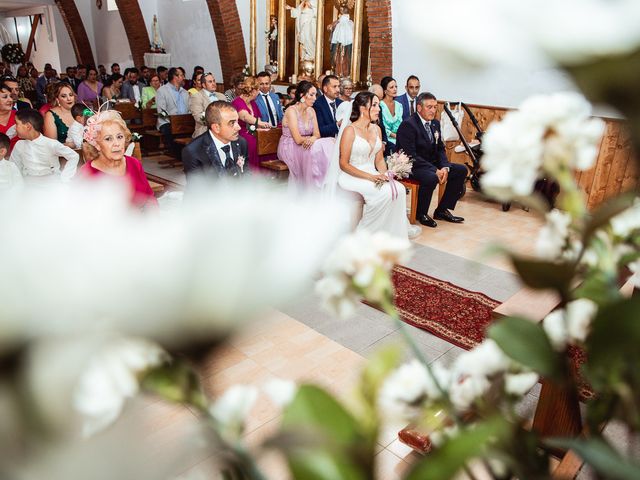 La boda de David y Seyla en Cañamero, Cáceres 36