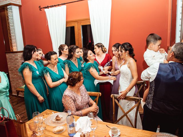 La boda de David y Seyla en Cañamero, Cáceres 61