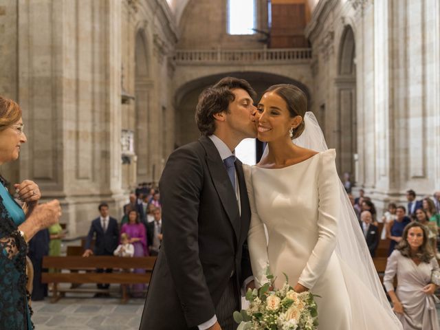 La boda de Pepe y Lidia en Valverdon, Salamanca 17