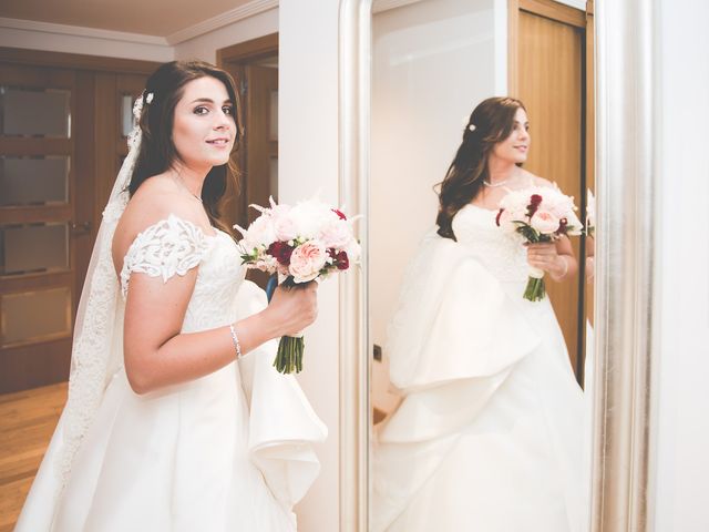 La boda de Javier y Ester en Oviedo, Asturias - Bodas.net