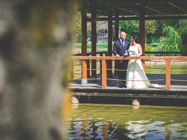 La boda de Manuel y Lydia en Pamplona, Navarra 12