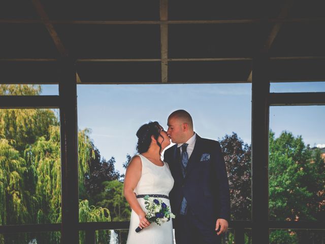 La boda de Manuel y Lydia en Pamplona, Navarra 1