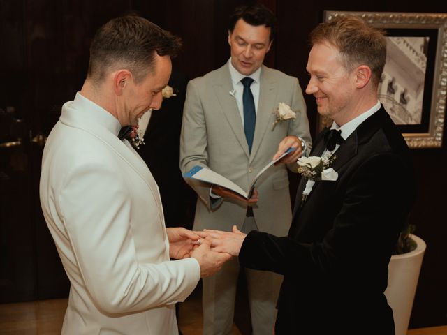 La boda de Eoin y Oisin en Barcelona, Barcelona 32
