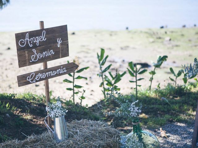 La boda de Ángel  y Sonia  en A Merced (Neda), A Coruña 25