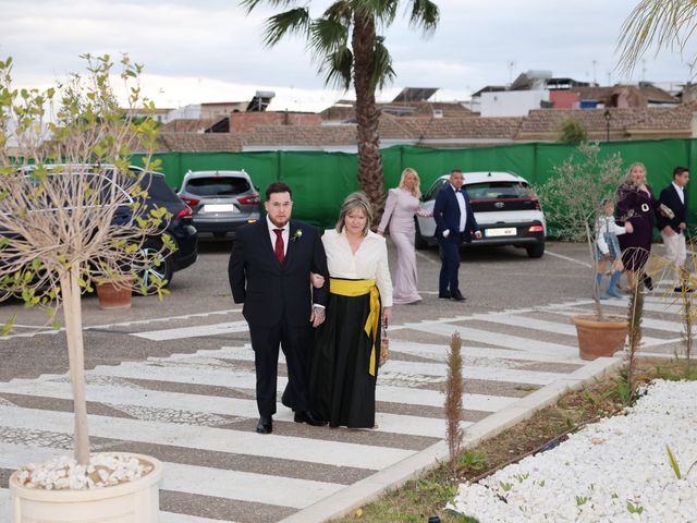 La boda de Cristóbal y Ylenia en Sevilla, Sevilla 3