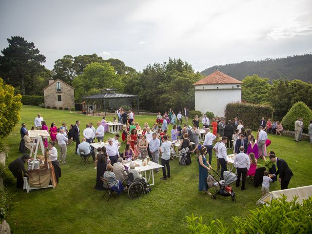 La boda de Atalaya y Francisco en Laxe, A Coruña 10