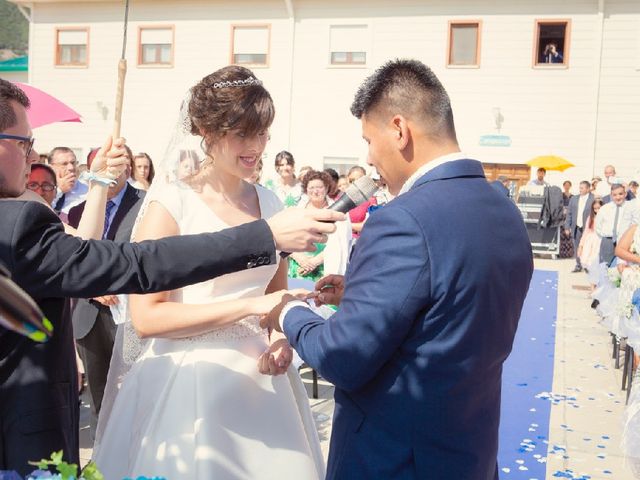 La boda de Jonathan   y Elizabet   en Ciriza, Navarra 6