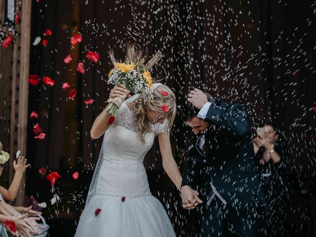 La boda de Edu y Marta en Vilanova I La Geltru, Barcelona 24