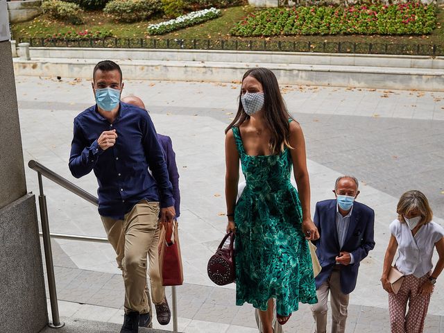 La boda de Ibon y María en Las Arenas, Vizcaya 3