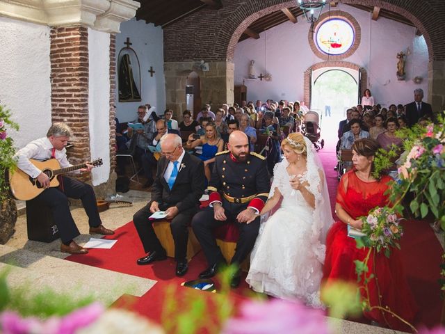 La boda de Luis y María en Valdastillas, Cáceres 30