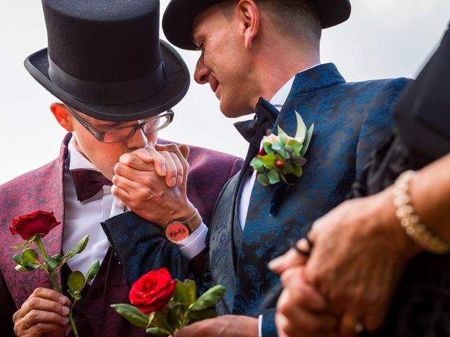 La boda de Esteban y Jorge en Vigo, Pontevedra 29