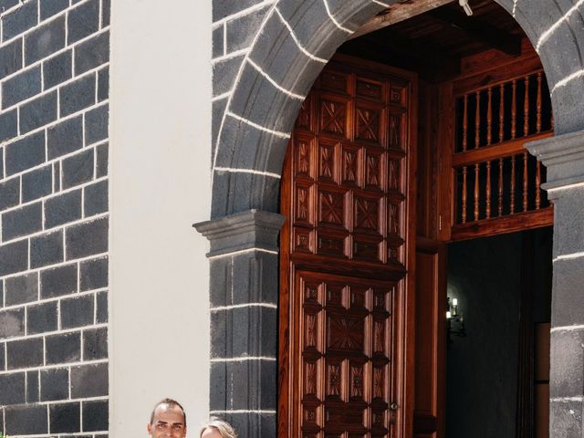 La boda de Juan Ramón y Carmen en Candelaria, Santa Cruz de Tenerife 41