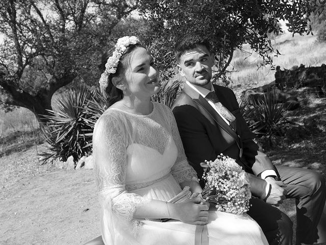 La boda de Alejandra y Ángel en La Roca De La Sierra, Badajoz 13