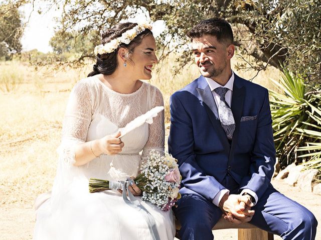 La boda de Alejandra y Ángel en La Roca De La Sierra, Badajoz 17