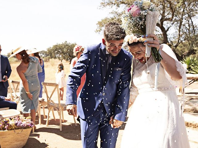 La boda de Alejandra y Ángel en La Roca De La Sierra, Badajoz 40