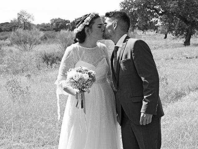 La boda de Alejandra y Ángel en La Roca De La Sierra, Badajoz 43