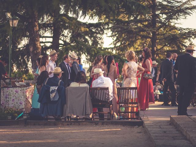 La boda de Joe y Lara en Torrelodones, Madrid 44